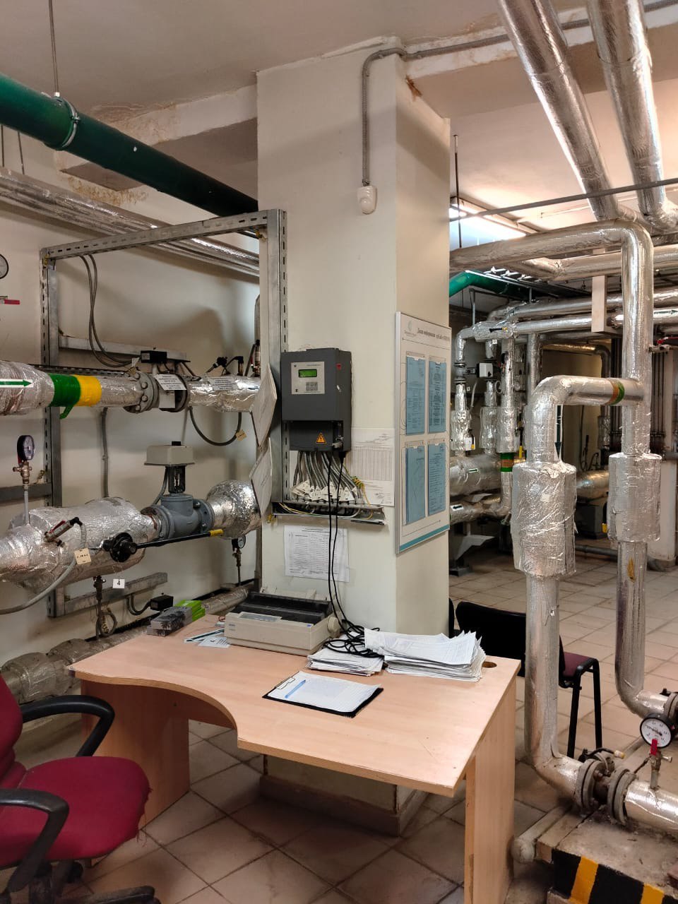 Монтаж узла учета тепловой энергии УУТЭ со схемами и табличками в Москве